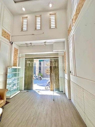 Nhà 3 lầu đúc Nguyễn Ảnh Thủ, 4mx16m, 5 phòng ngủ, 5WC, hẻm xe hơi