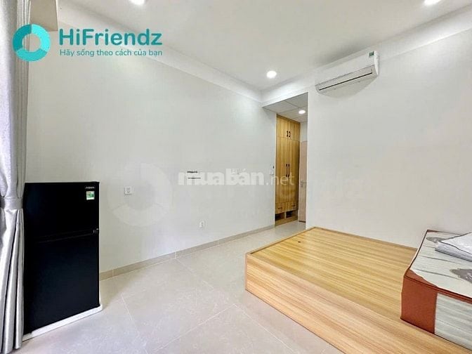 Y Hình Đúng Giá Tách Bếp Gần Đảo kim cương ,sala