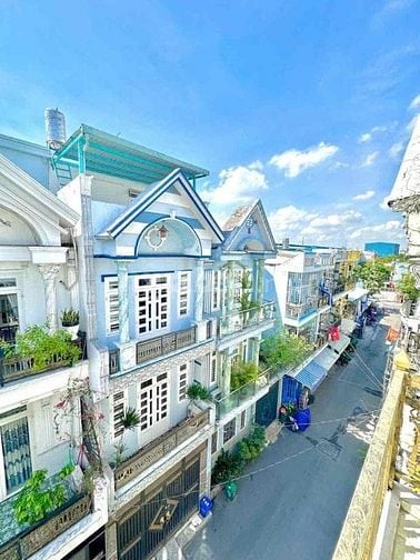 Nhà 3 lầu đúc Nguyễn Ảnh Thủ, 4mx16m, 5 phòng ngủ, 5WC, hẻm xe hơi