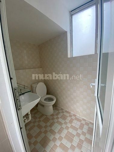 Cho thuê nhà nguyên căn 2L,5P,5WC Hẻm 4m sát Mặt tiền Điện Biên Phủ 