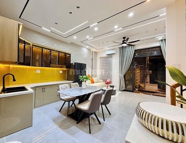 Nhà tuyệt đẹp DT:5,7x10m CAO CẤP hẻm Lê Đức Thọ, P15, Q.Gò Vấp.