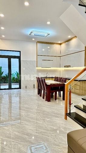 Bán Nhà 3 tầng lầu 4 Pn Sổ Hồng Riêng đường Trần Văn Mười