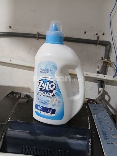 Nước giặt xanh Zylo hương hoa tổng hợp