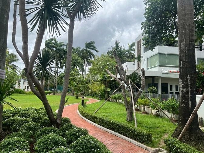 Bán Biệt Thự góc 2 mặt tiền khu Villas Riviera Giang Văn Minh - 119 tỷ