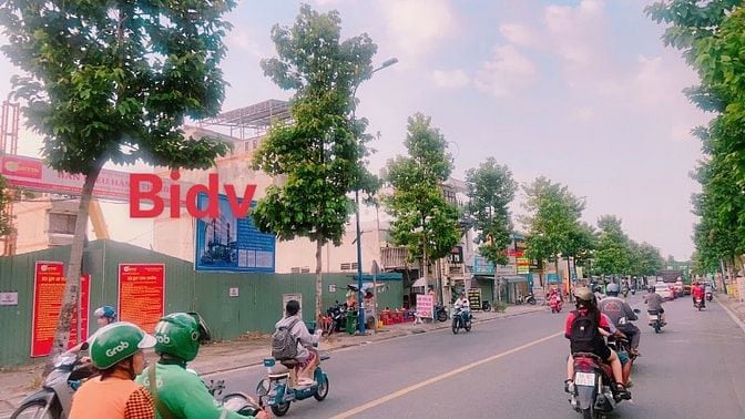 CHÍNH CHỦ CẦN BÁN GẤP NHÀ MẶT TIỀN LÊ THỊ HÀ FULL THỔ CƯ GIÁ TL