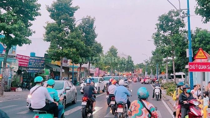 CHÍNH CHỦ CẦN BÁN GẤP NHÀ MẶT TIỀN LÊ THỊ HÀ FULL THỔ CƯ GIÁ TL
