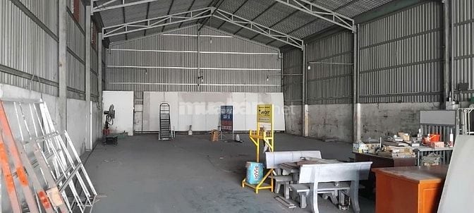 Mặt bằng kinh doanh ngang 11m sau 30m. Mặt tiền Quốc Lộ 50 
