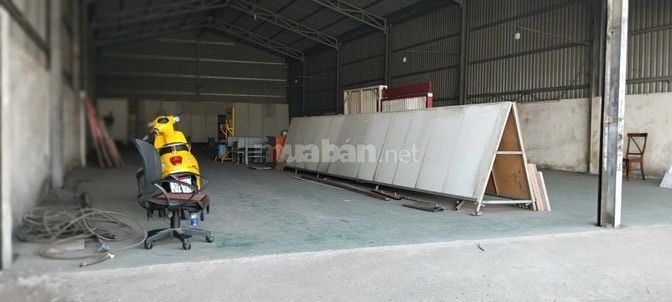 Mặt bằng kinh doanh ngang 11m sau 30m. Mặt tiền Quốc Lộ 50 