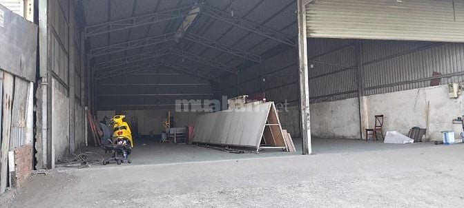 Mặt bằng kinh doanh ngang 11m sau 30m. Mặt tiền Quốc Lộ 50 