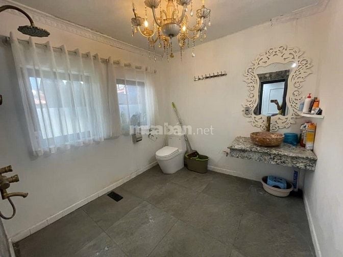 Tập thể Thành Công. Ba Đình. Hà Nội. Chưa bao giờ hết hót. Sổ 45 thực 