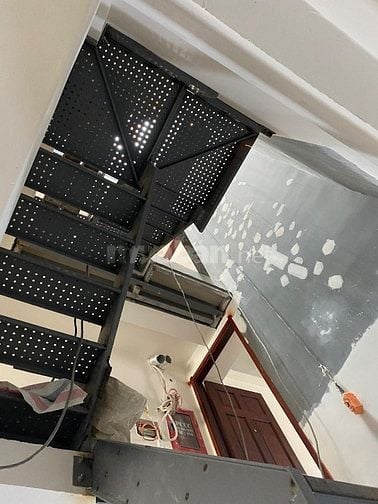 Công ty TNHH cơ khí xây dựng Phan hoàng phát . Cần tuyển 2 thợ hàn sắt