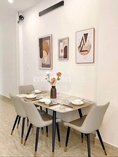 Nhà trống dọn ở ngay - Đường Lê Bình. Gần bệnh viện Thống Nhất