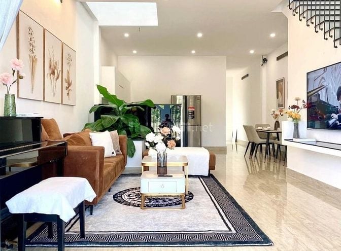 Nhà trống dọn ở ngay - Đường Lê Bình. Gần bệnh viện Thống Nhất
