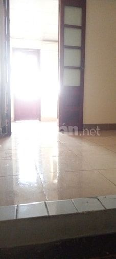 Cho thuê căn hộ riêng 3 tầng ngõ 1 Bùi Xương Trạch, ô tô đỗ sát cổng, 