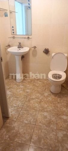 Cho thuê căn hộ riêng 3 tầng ngõ 1 Bùi Xương Trạch, ô tô đỗ sát cổng, 