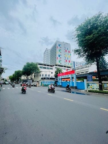 GẦN NHI ĐỒNG 1 - 21M2 - 3 TẦNG 2PN - CHÍNH CHỦ LÂU ĐỜI 