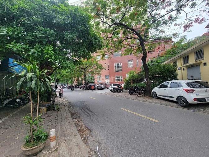 Bán Nhà ngõ 119 Trung Kính, ngõ ô tô, KD, 80m2, 3 tầng, MT 5m, 18 tỷ