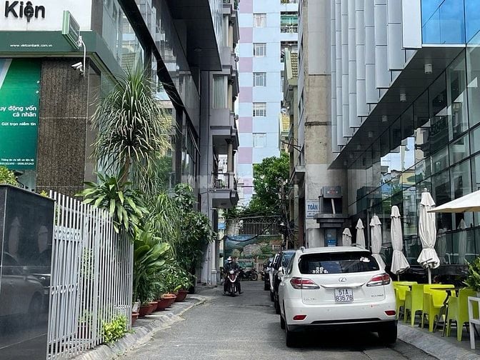 Cần bán nhà hẻm xe hơi đường Võ Văn Tần, Phường Võ Thị Sáu, Quận 3