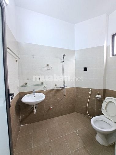 La Phù nhà đẹp mới vào ở luôn NỞ HẬU. 3 phòng ngủ 4 tầng công năng đầy