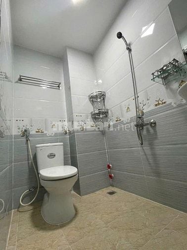 NHÀ MỚI XÂY, SẠCH ĐẸP, NHIỀU CÂY XANH VỊ TRÍ GẦN TRUNG TÂM, GIÁ TỐT