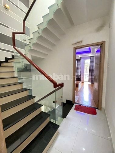 BÁN NHÀ 3/2 GIÁP Q5,Q10, HẺM Ô TÔ 5M, DT 53M2 NGANG 4M, 5 TẦNG. 