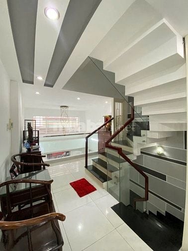 BÁN NHÀ 3/2 GIÁP Q5,Q10, HẺM Ô TÔ 5M, DT 53M2 NGANG 4M, 5 TẦNG. 