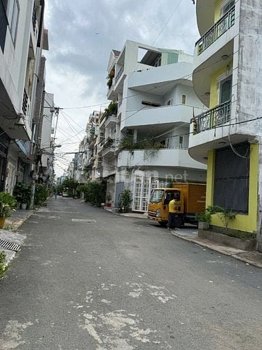 Chính chủ bán căn nhà HXH Bùi Đình Tuý 4M x18m