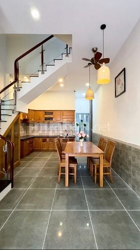 Tôi cần bán nhà DT 68m2 Nguyễn Minh Hoàng P12 Q.Tân Bình giá 3tỷ550tr