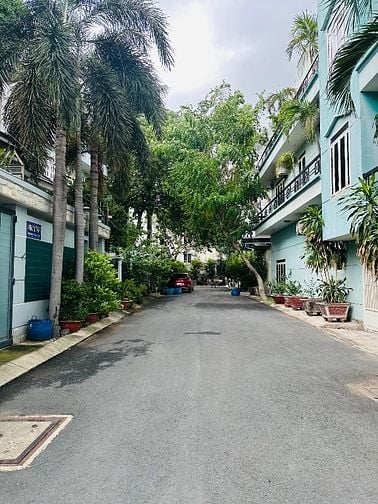 Dãy trọ 16 phòng 11 x 25m hẻm xe tải Dương Quảng Hàm giá quá rẻ
