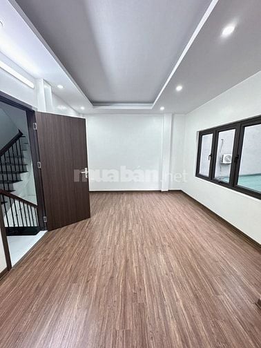 Bán nhà gần AEON Long Biên – 5 tầng mới – Ô tô đỗ cửa – Full nội thất 