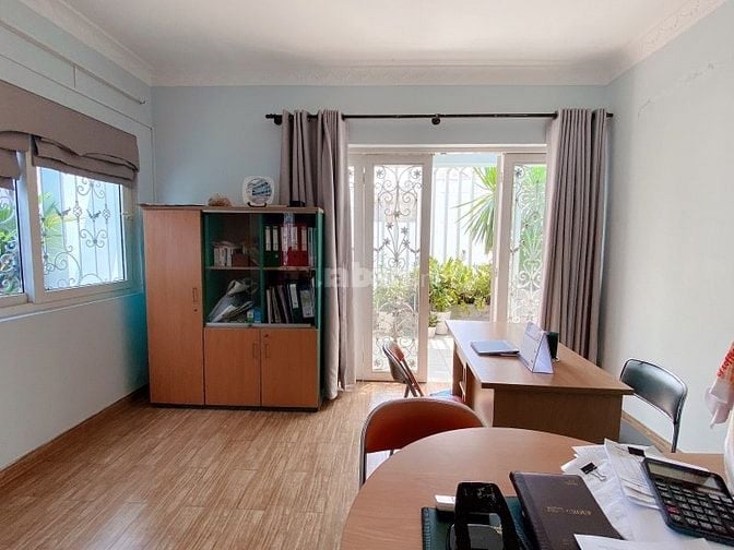 Biệt thự Phú Nhuận, 190m2( 10 x 19 ) 4 Tầng Hẻm 8m, gần Công viên.