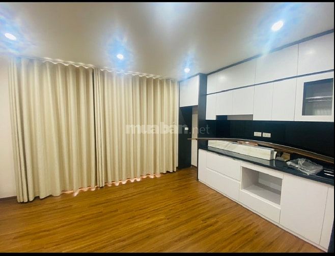 Bạn muốn ở nhà mới, ô tô đỗ cửa thì xem thử căn này