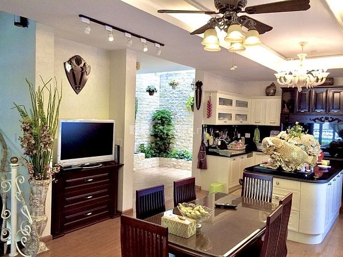 Biệt thự Phú Nhuận, 190m2( 10 x 19 ) 4 Tầng Hẻm 8m, gần Công viên.