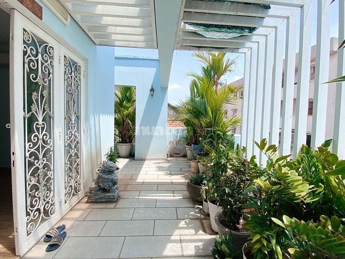 Biệt thự Phú Nhuận, 190m2( 10 x 19 ) 4 Tầng Hẻm 8m, gần Công viên.