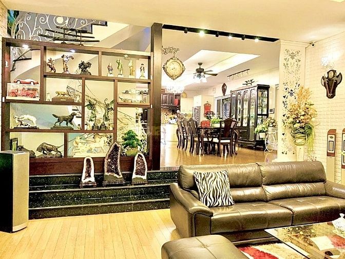 Biệt thự Phú Nhuận, 190m2( 10 x 19 ) 4 Tầng Hẻm 8m, gần Công viên.