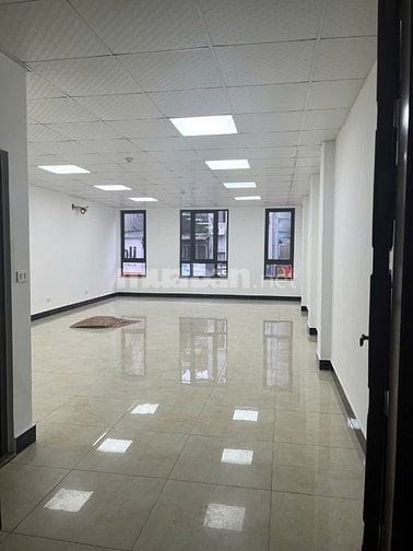 Chính chủ cho thuê nhà mặt phố Lạc trung 70m thông sàn