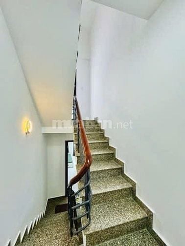 Bán gấp nhà gần TTTM - Đ. Số 18, Thủ Đức. Giá: 2 Tỷ 650 / 47.6m2, SHR