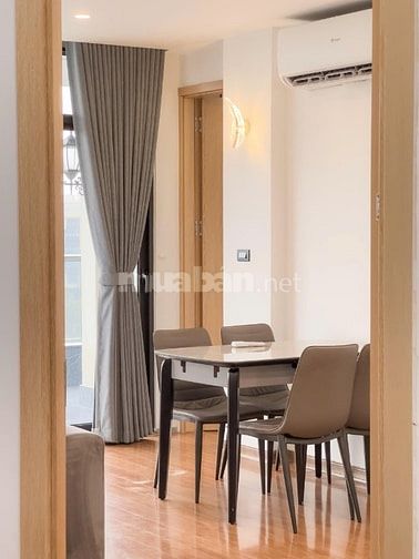 Cho thuê căn hộ 2 PN, 2 WC, 150m2, đầy đủ nội thất cao cấp tại Kim Mã