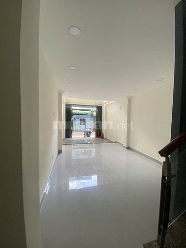 Cho thuê nhà nguyên căn hẻm Lê Hồng Phong
