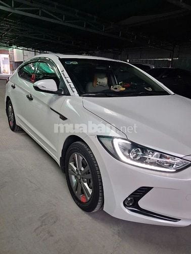 Bán Hyundai Elantra 1.6 AT 2018 Giá 415tr để lên đời