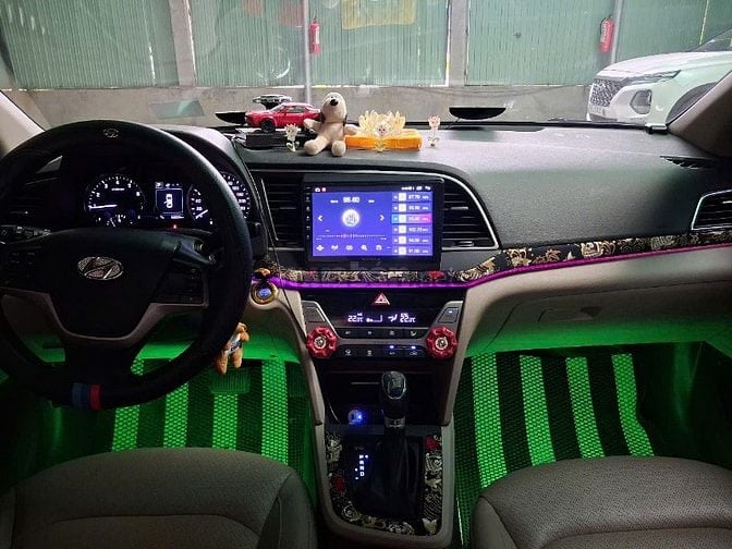 Bán Hyundai Elantra 1.6 AT 2018 Giá 415tr để lên đời