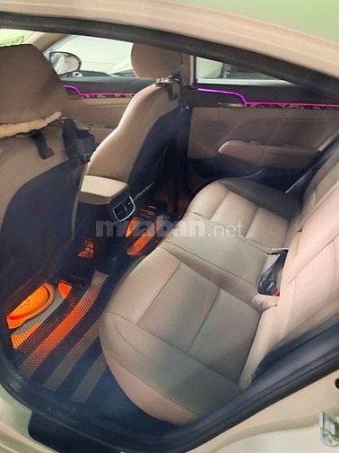 Bán Hyundai Elantra 1.6 AT 2018 Giá 415tr để lên đời