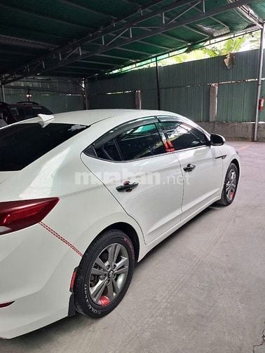 Bán Hyundai Elantra 1.6 AT 2018 Giá 415tr để lên đời