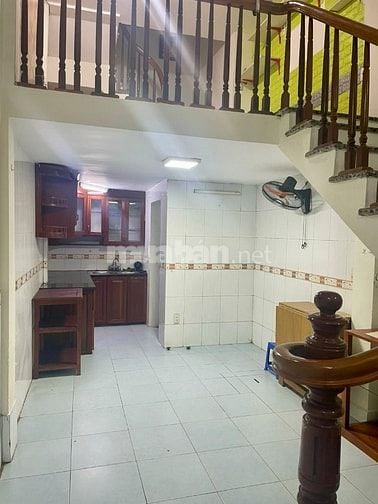  Cho thuê nhà riêng 4 tầng tại ngõ 27 Cát Linh, chính chủ, không trung