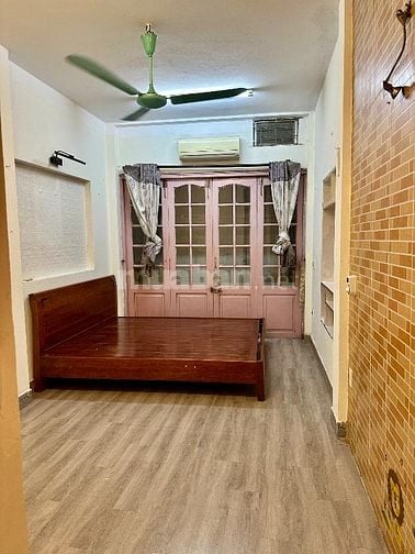  Cho thuê nhà riêng 4 tầng tại ngõ 27 Cát Linh, chính chủ, không trung