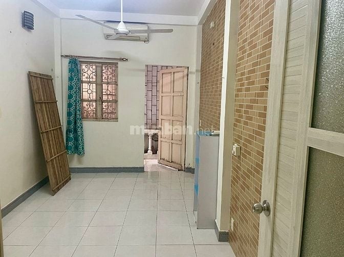  Cho thuê nhà riêng 4 tầng tại ngõ 27 Cát Linh, chính chủ, không trung