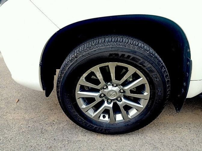 Nghệ sĩ Bán rẻ TOYOTA LAND CRUISER PRADO 2019 bao ZIN AZ ĐỘ FULL 