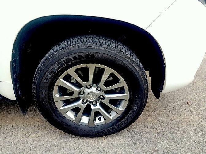 Nghệ sĩ Bán rẻ TOYOTA LAND CRUISER PRADO 2019 bao ZIN AZ ĐỘ FULL 