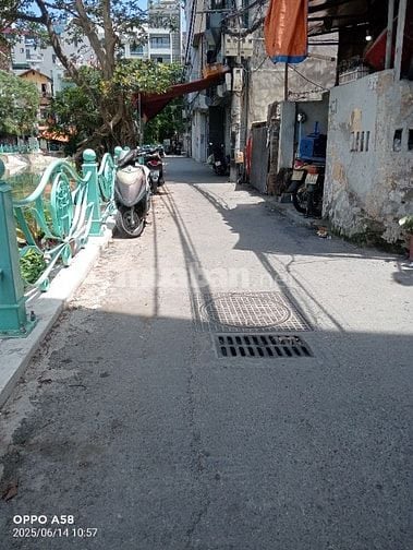BÁN NHÀ 5 tầng MẶT HỒ phố QUAN NHÂN DT 51m2, NGÕ 3m, GIÁ THƯƠNG LƯỢNG
