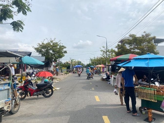 Khu phố chợ Lai Nghi: Bán lô đất 02 mặt tiền ngay trong khuôn viên chợ